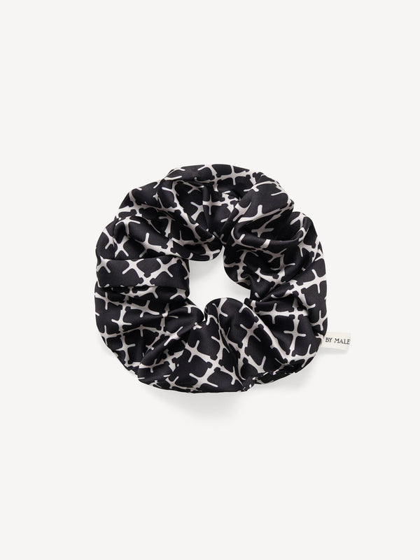 ADA SCRUNCHIE Hårstrikk Sort