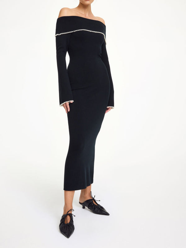 HILLEVI "off Shoulder" Kjole med perler Sort