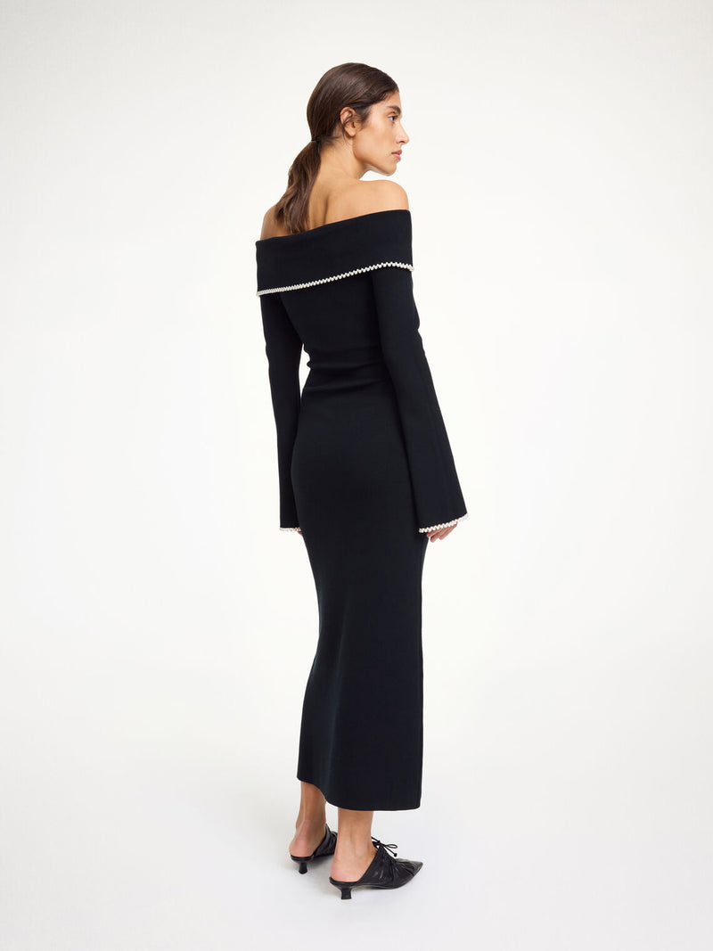 HILLEVI "off Shoulder" Kjole med perler Sort