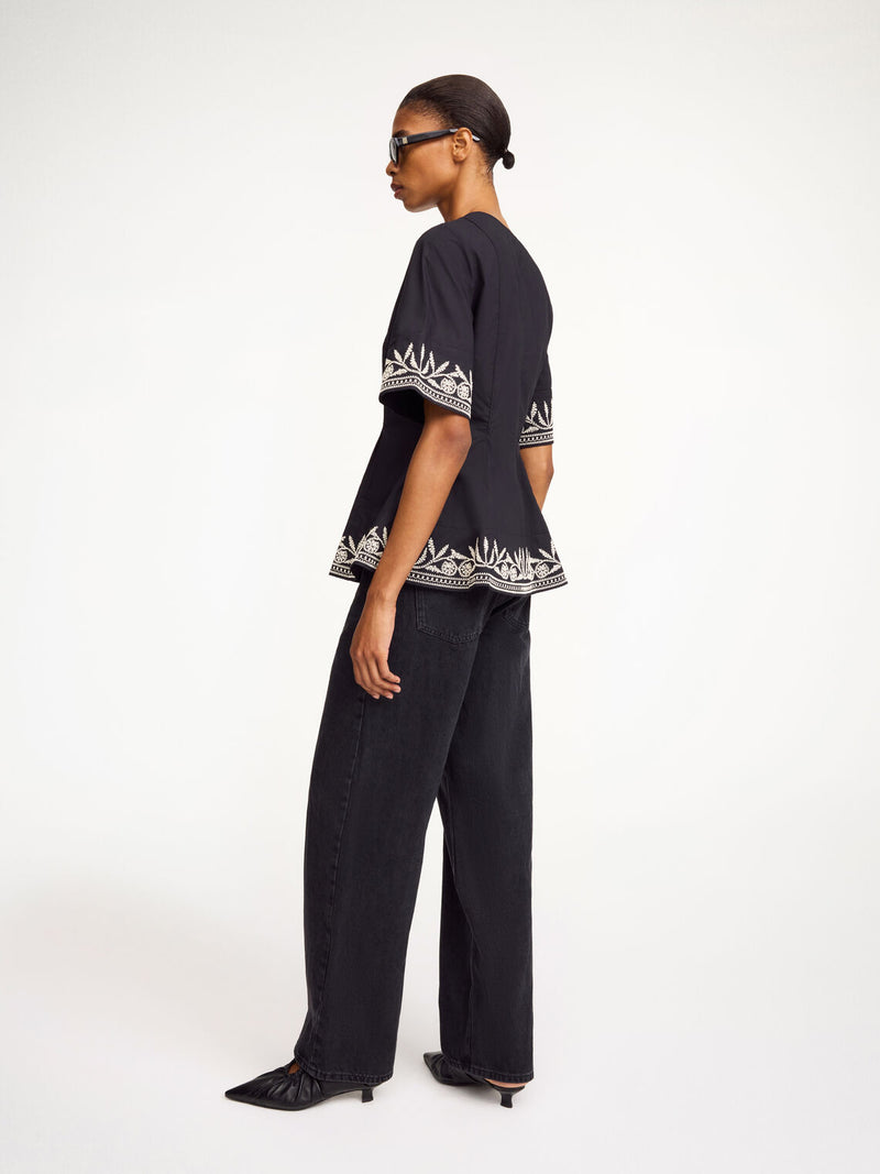 MERLINA Bluse med broderier Sort