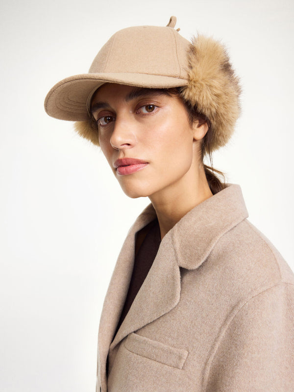 TANNA caps/lue med Faux Fur Beige