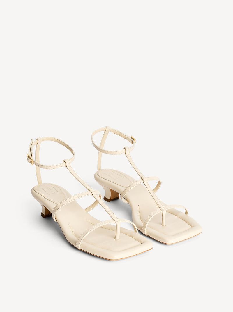 TEVA Skinn Sandaler Kremfarget