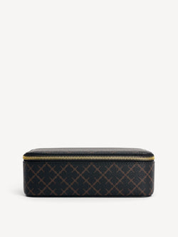 By Malene Birger Bae Makeup sminkeveske i brun, med Signature Flower-mønster og glidelås.