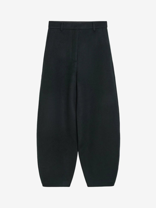 By Malene Birger Carlien bukse i sort ull, med en kongle-formet shape og høyt liv.