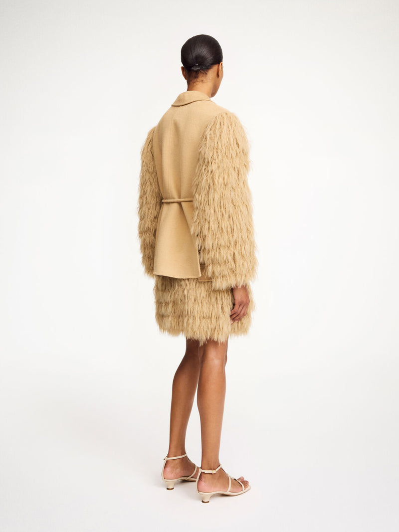 By Malene Birger Chamie skjørt i beige, laget av polyamid, med frynser og strikk i livet.