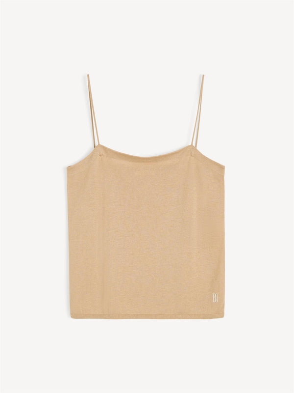 By Malene Birger Edel topp i beige, laget av en blanding av lyocell, ull og silke, med spaghettistropper og et flatterende design.