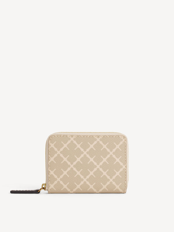 By Malene Birger, Elia coin, lommebok  i beige, imitert skinn, med Signature Flower-mønster.
