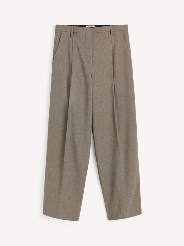 By Malene Birger Elsa dressbukse i brun, med en stilig melering og struktur, laget av polyester, viskose og elastan.