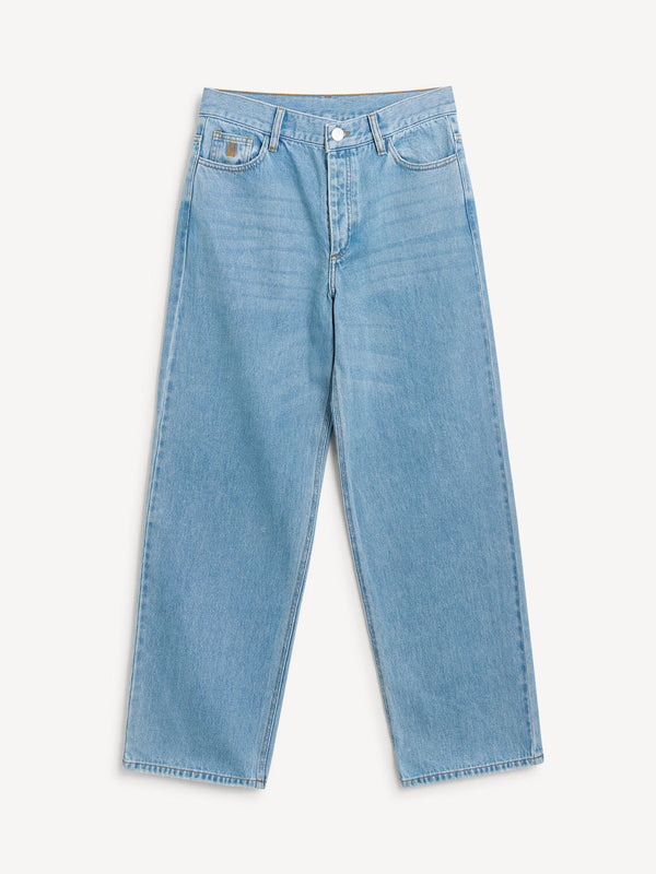 By Malene Birger Vinola jeans i vasket blå, laget av organisk bomull, med en løs passform og vide ben.