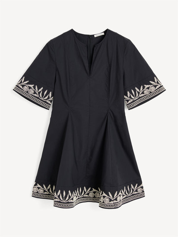 MARY kjole med lekre broderier Sort