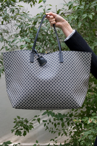 ABI TOTE Veske Mikroprint Sort