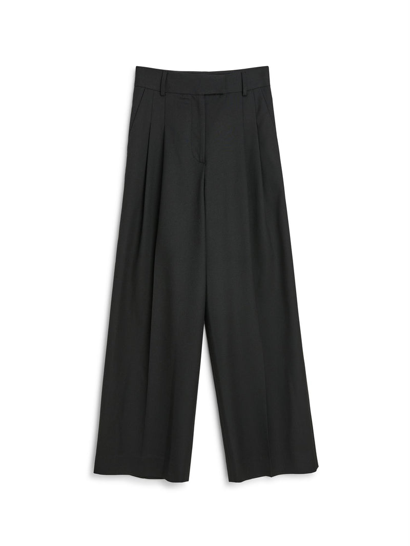 By Malene Birger Cymbria bukser i sort polyester, med en skreddersydd look, høyt liv, ledig passform og brede ben.