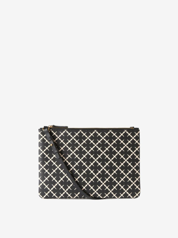 By Malene Birger Ivy veske i sort, firkantet form, med Signature Flower-mønster og avtagbar stropp.